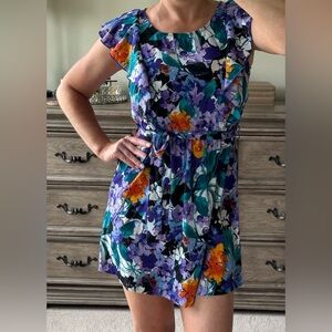 Floral Belted Mini Dress EUC Flutter Sleeve Ruffle Purple White Teal Blue Black…